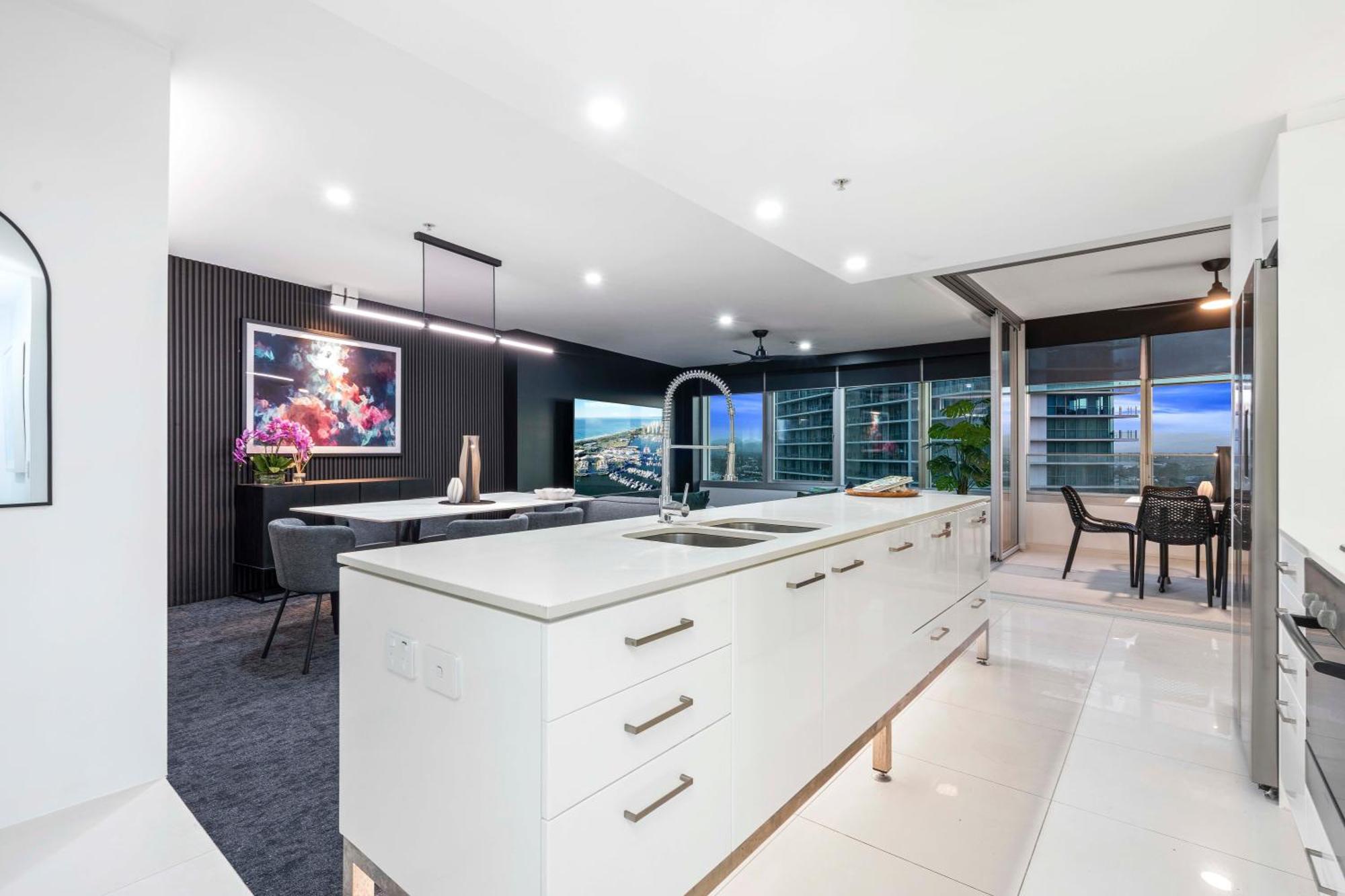 Q Tower At Surfers Paradise - Self Contained Apartments Gold Coast Esterno foto