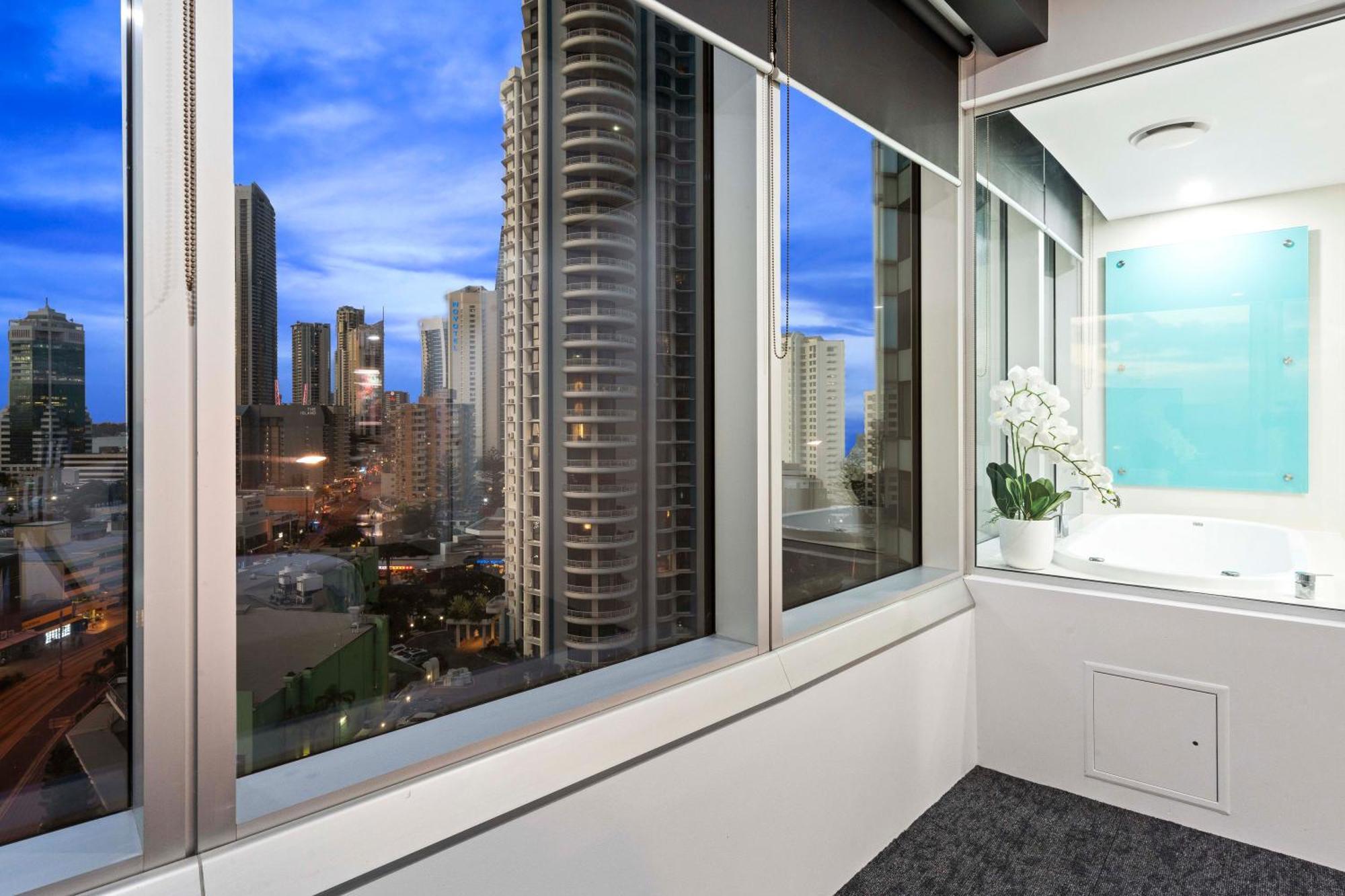 Q Tower At Surfers Paradise - Self Contained Apartments Gold Coast Esterno foto
