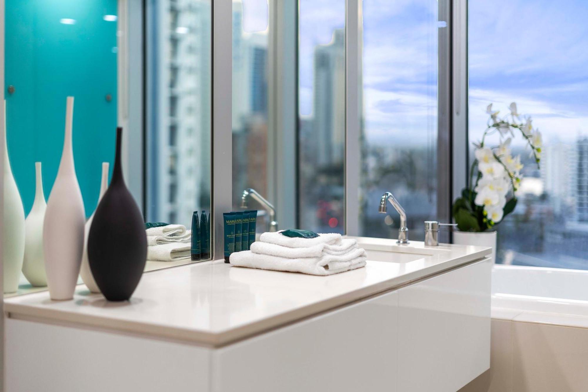 Q Tower At Surfers Paradise - Self Contained Apartments Gold Coast Esterno foto