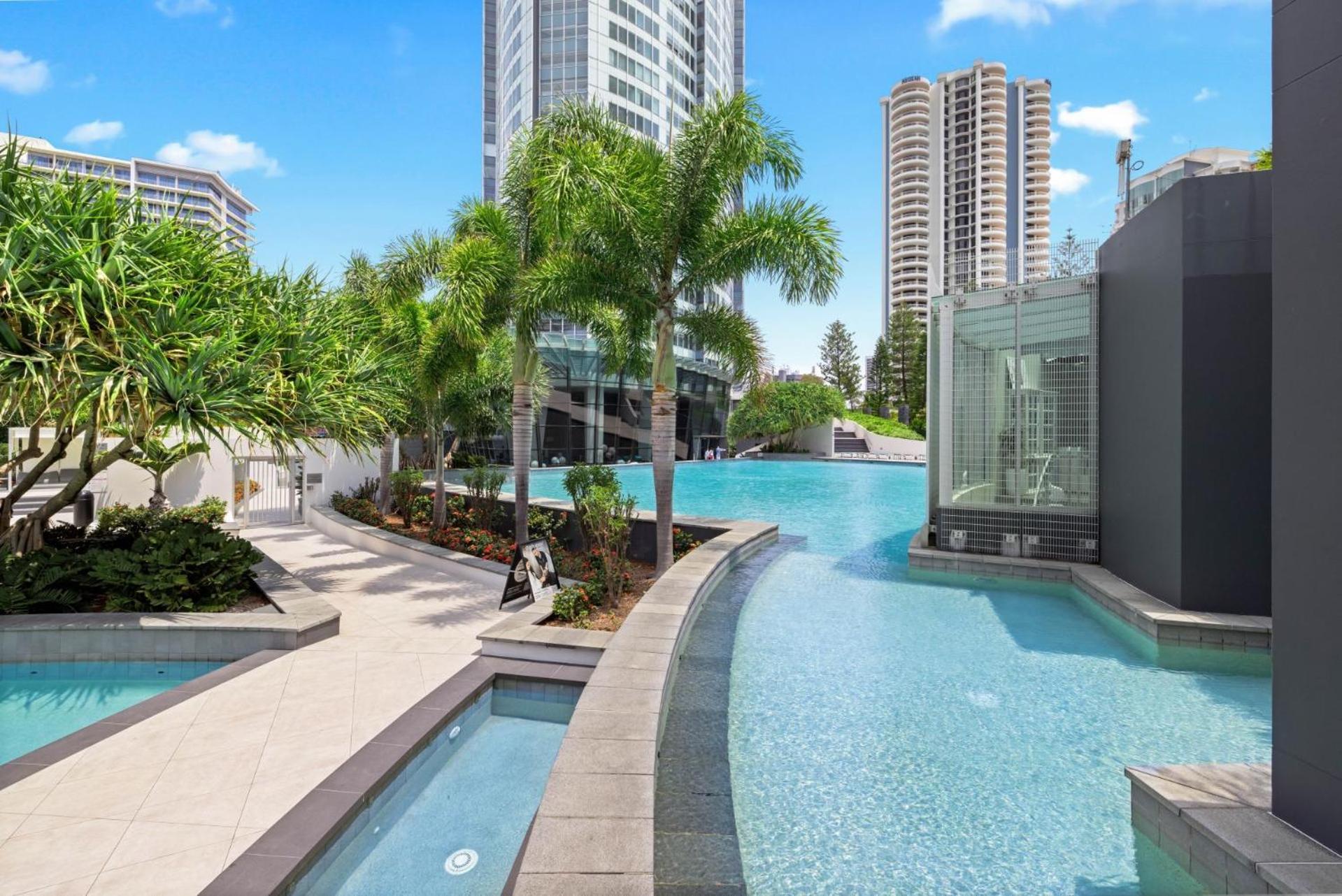 Q Tower At Surfers Paradise - Self Contained Apartments Gold Coast Esterno foto