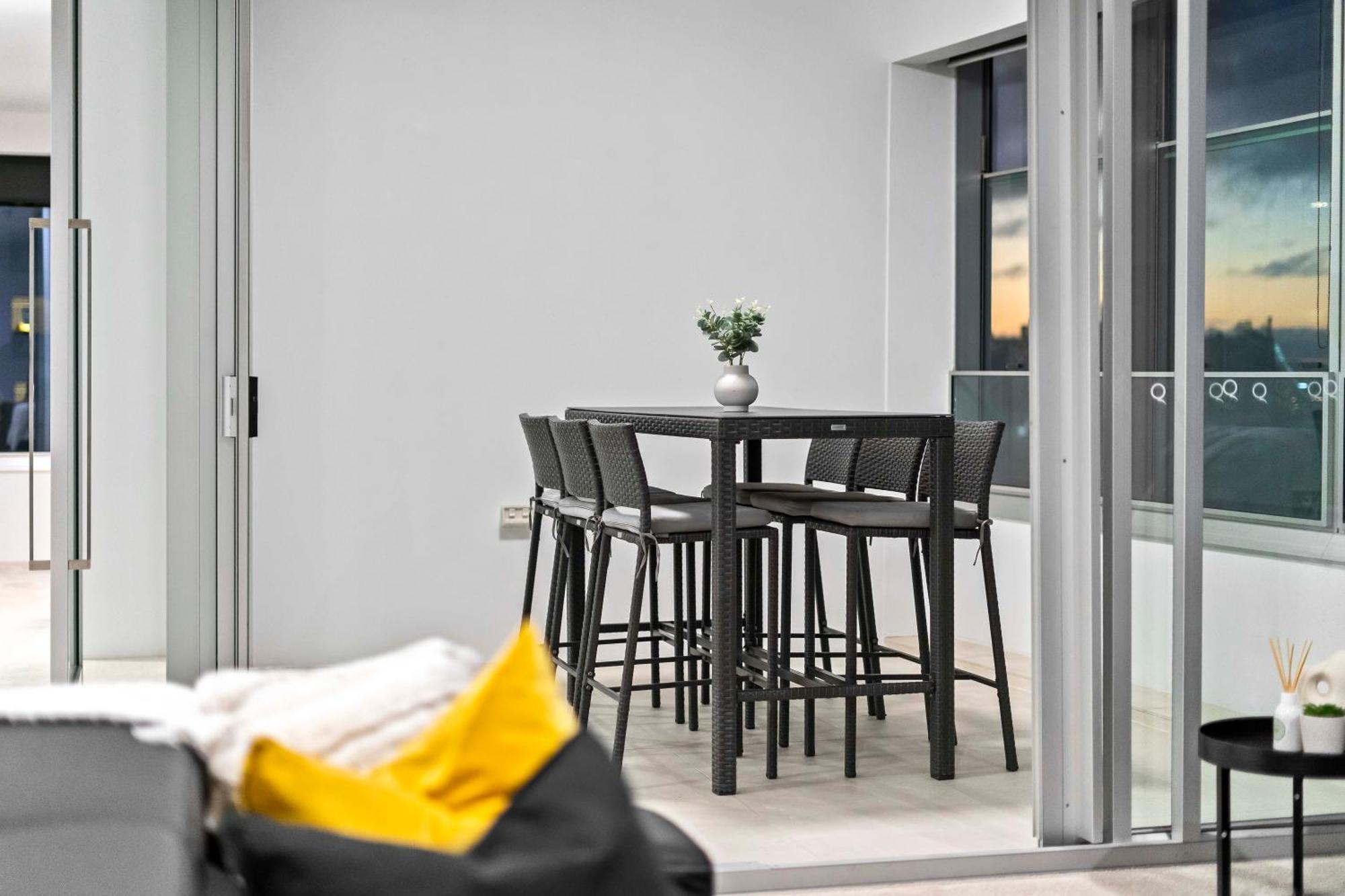 Q Tower At Surfers Paradise - Self Contained Apartments Gold Coast Esterno foto